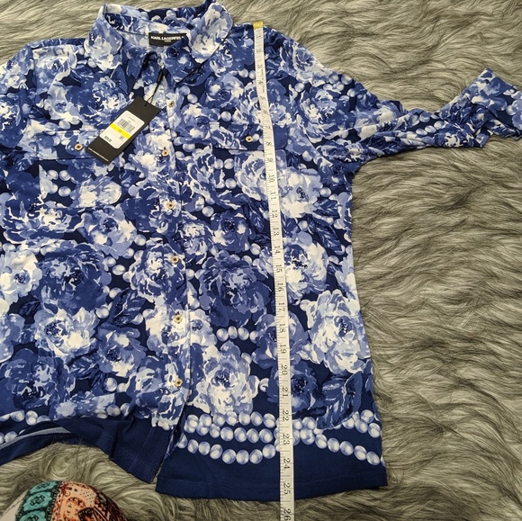 💙SOLD💙Karl Lagerfeld blue floral button-up shirt - Picture 7 of 7